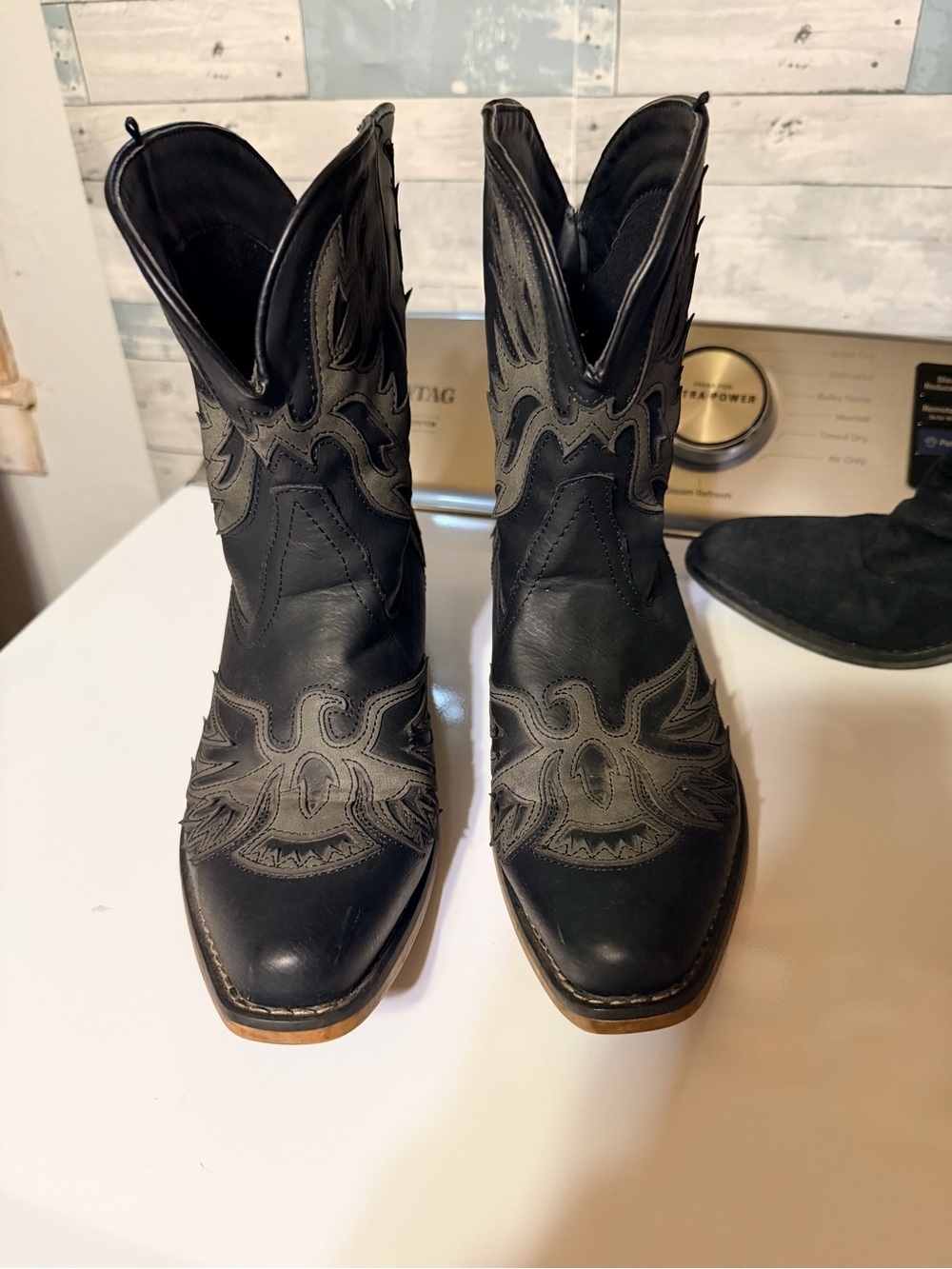 NWOT Roper Women’s Black Western Cowboy Boots Square Toe Embroidered Size 9